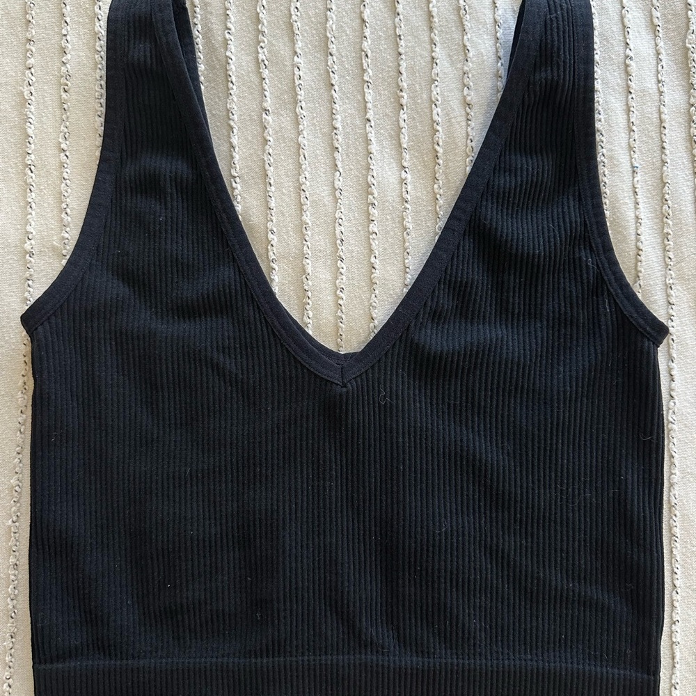 Black Ribbed V-Neck Crop Top